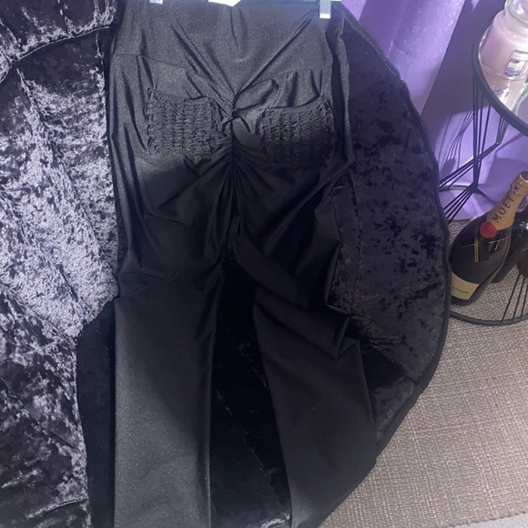 Stylish Pants - Picture 3 of 5